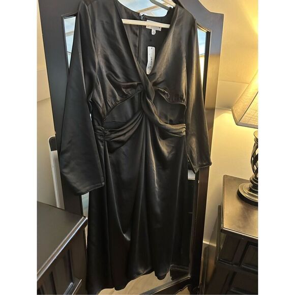 NEW The Drop Violeta Cutout Silky Satin Maxi Dress 2X - Picture 5 of 5